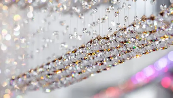 Více než 3000 modelů křišťálových svítidel pro vaše projekty