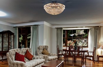 Ceiling lighting fixtures in the living room