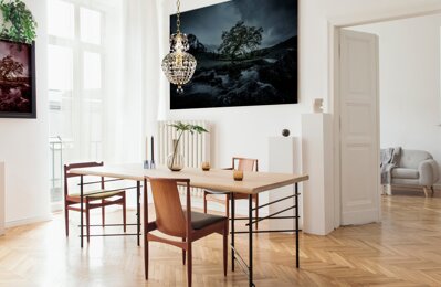 Crystal chandelier above the dining table in scandinavian style L305CLN