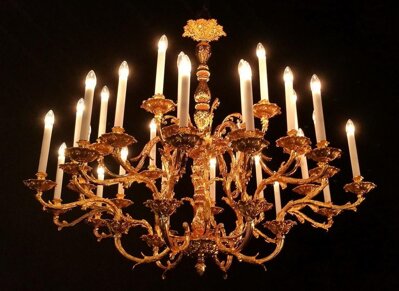 Historical cast chandelier Louis XL Historic